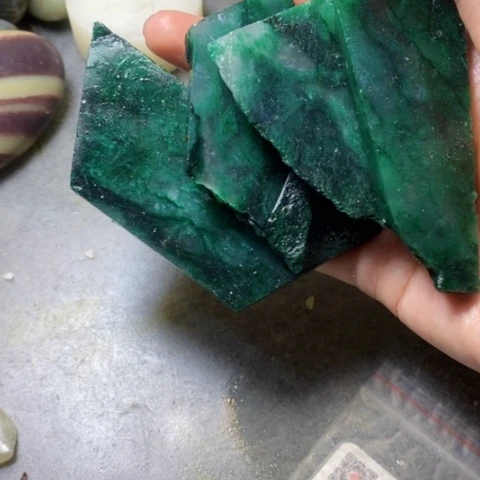 1碧玺（处理）玉石