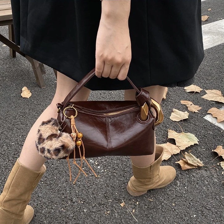 新疆包邮【广州货】时尚轻奢女包包包推荐秋冬款华伦西亚贝塔包大号