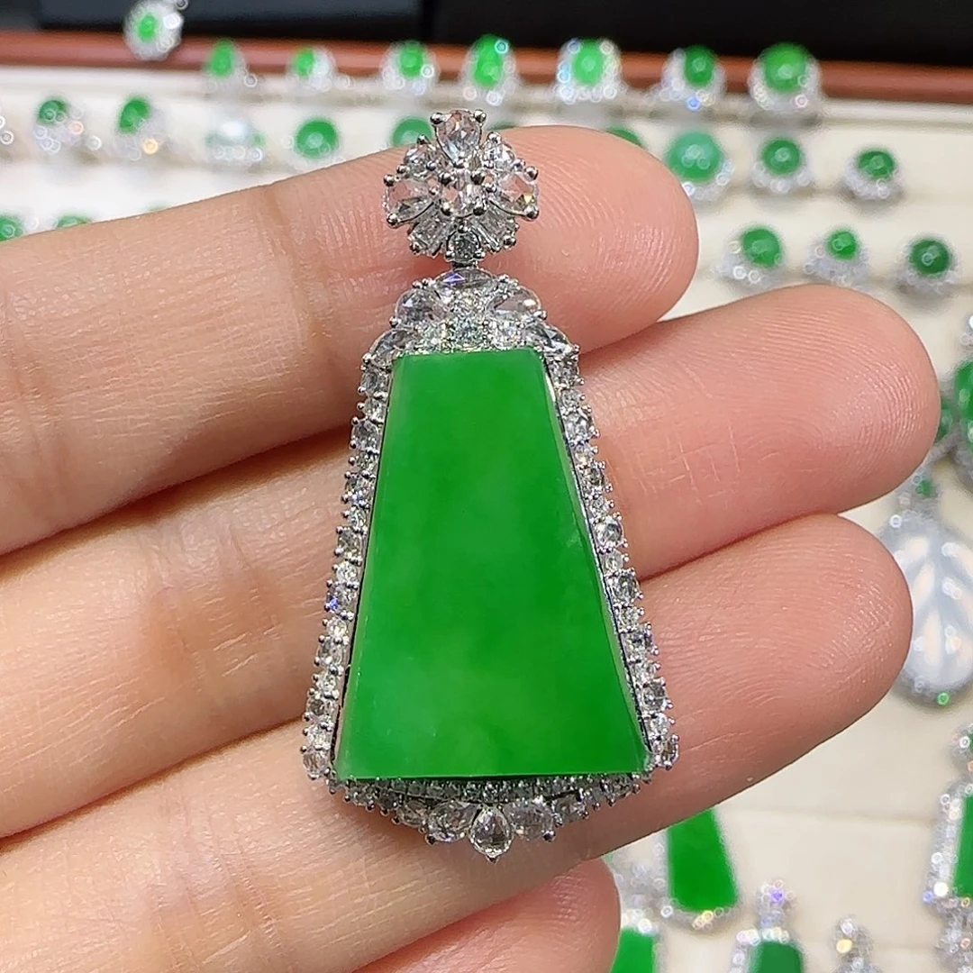 翡翠吊坠(不含链)18K金镶嵌