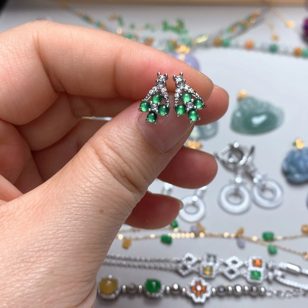 翡翠未镶嵌颈饰翡翠耳钉多样发