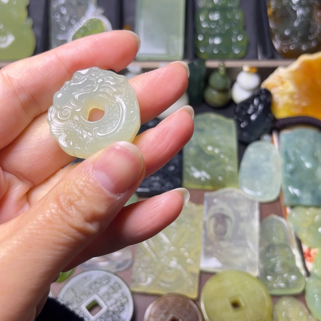 蛇纹石玉未镶嵌吊坠(不含链)