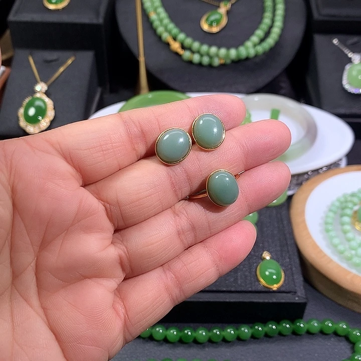 银S925镶嵌戒指和田玉（碧玉）