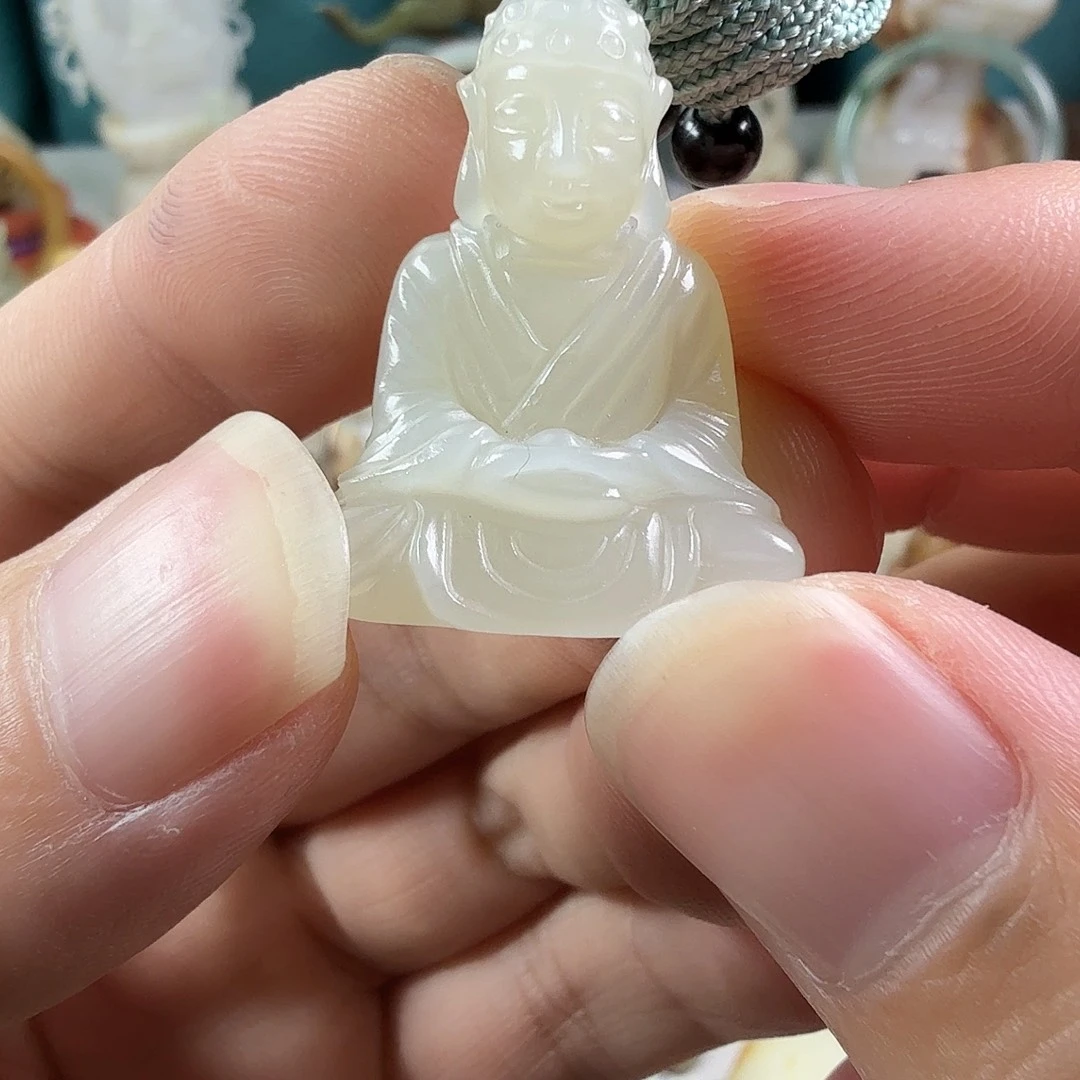 君***下和田玉（糖玉）未镶嵌颈饰
