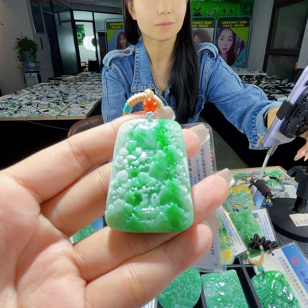 颈饰未镶嵌翡翠一