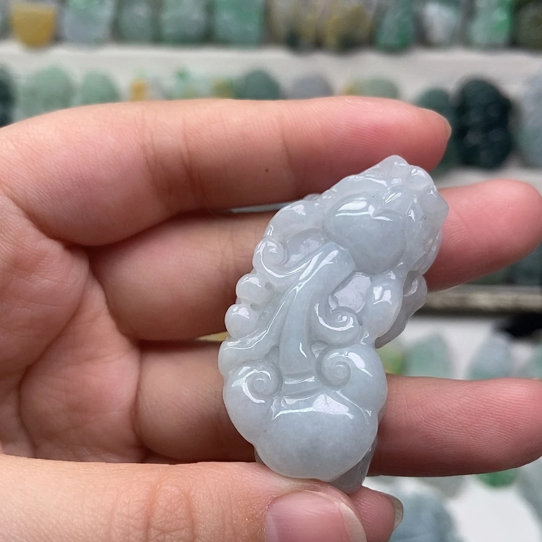 翡翠未镶嵌吊坠(赠链)