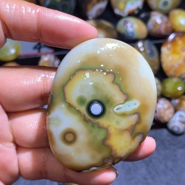 未镶嵌玛瑙/玉髓珠宝奇石