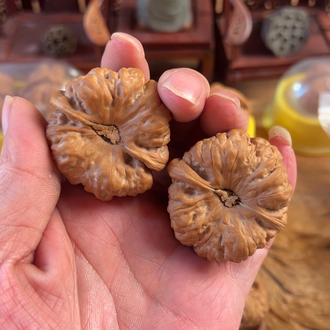 文玩核桃把件大**汁文玩核桃精品蛤蟆头