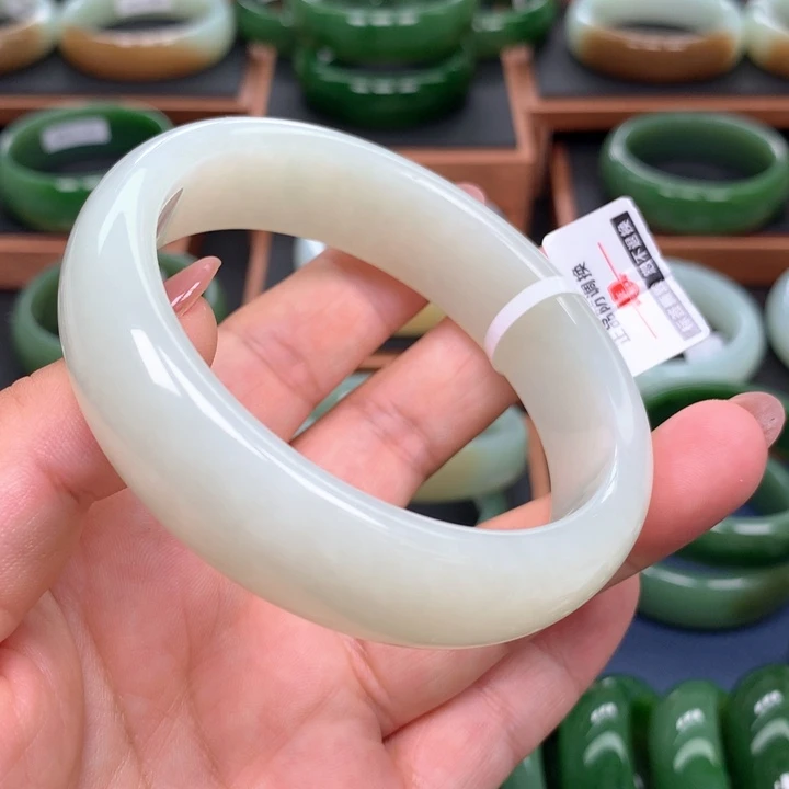 和田玉手镯未镶嵌6263圈口