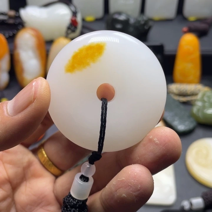 未镶嵌和田玉挂件