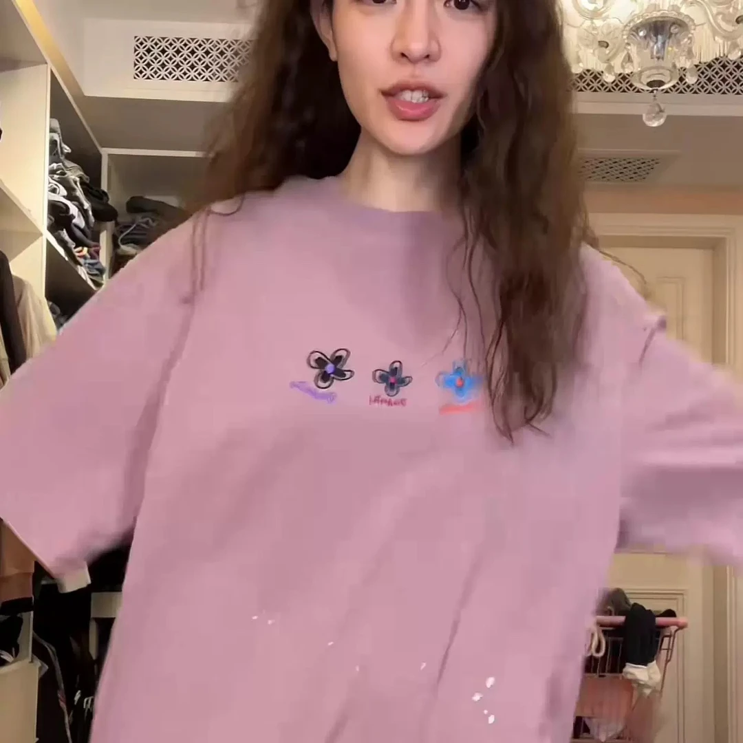 钟楚曦三朵花常规款大版绣花T恤女款套头休闲风时尚宽松抗起球