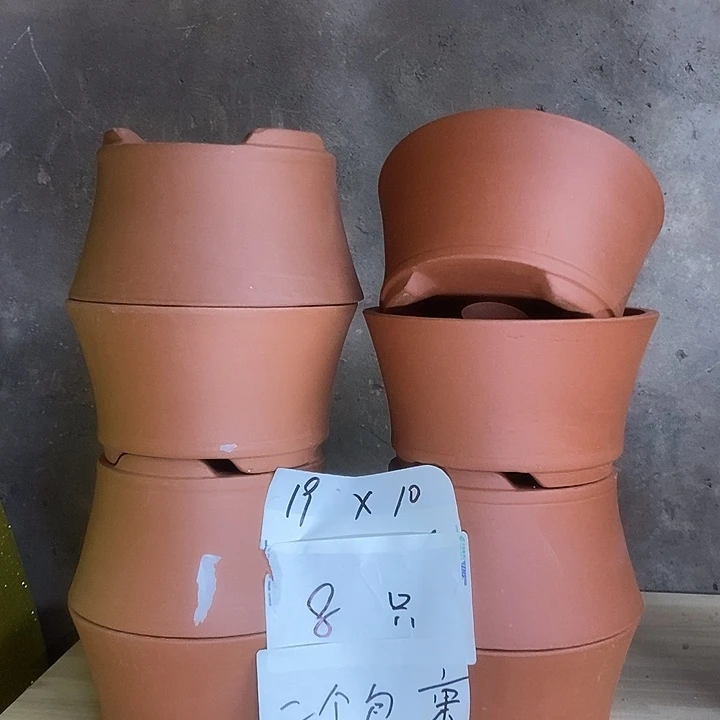 紫砂花盆我在外面