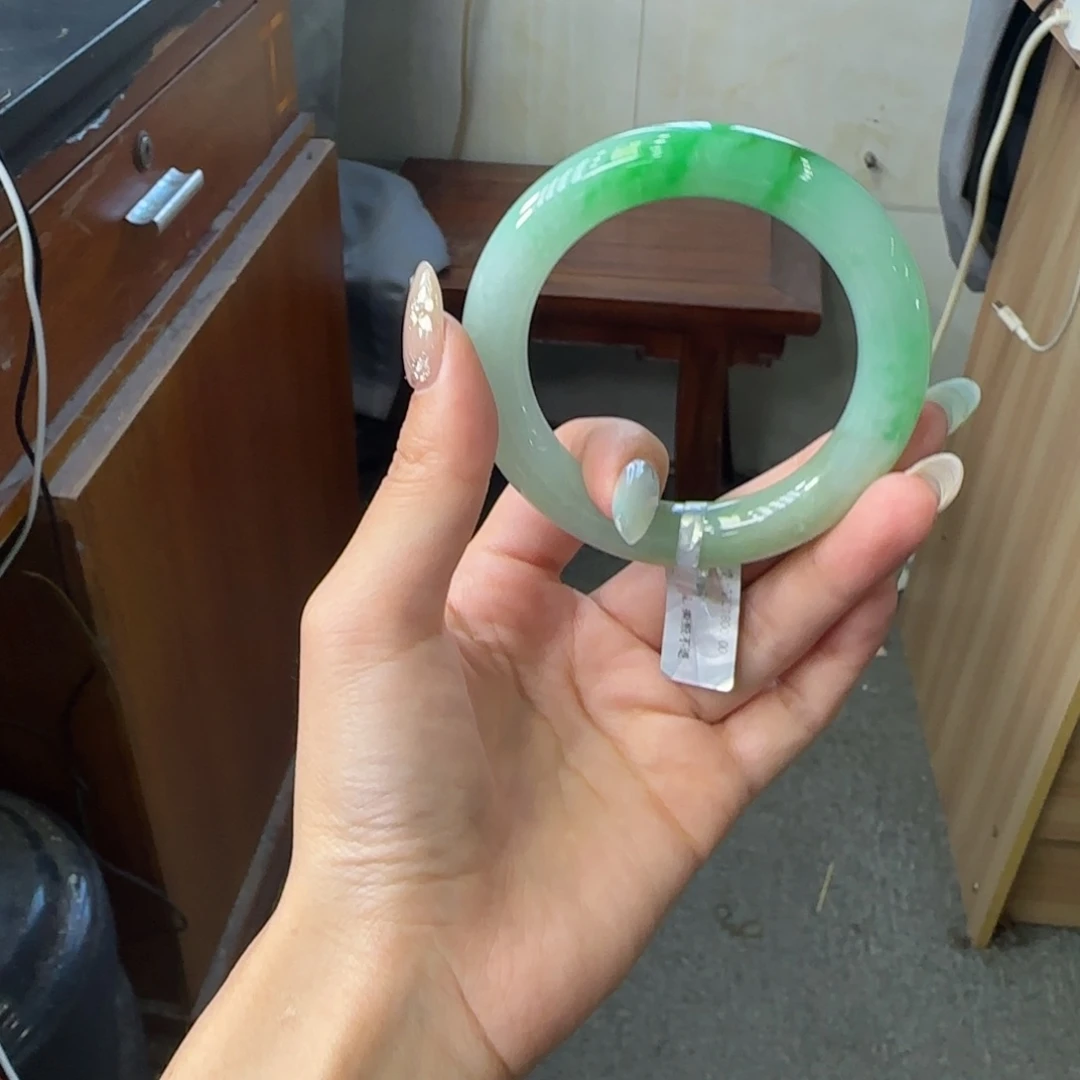 翡翠未镶嵌手镯翡翠手镯