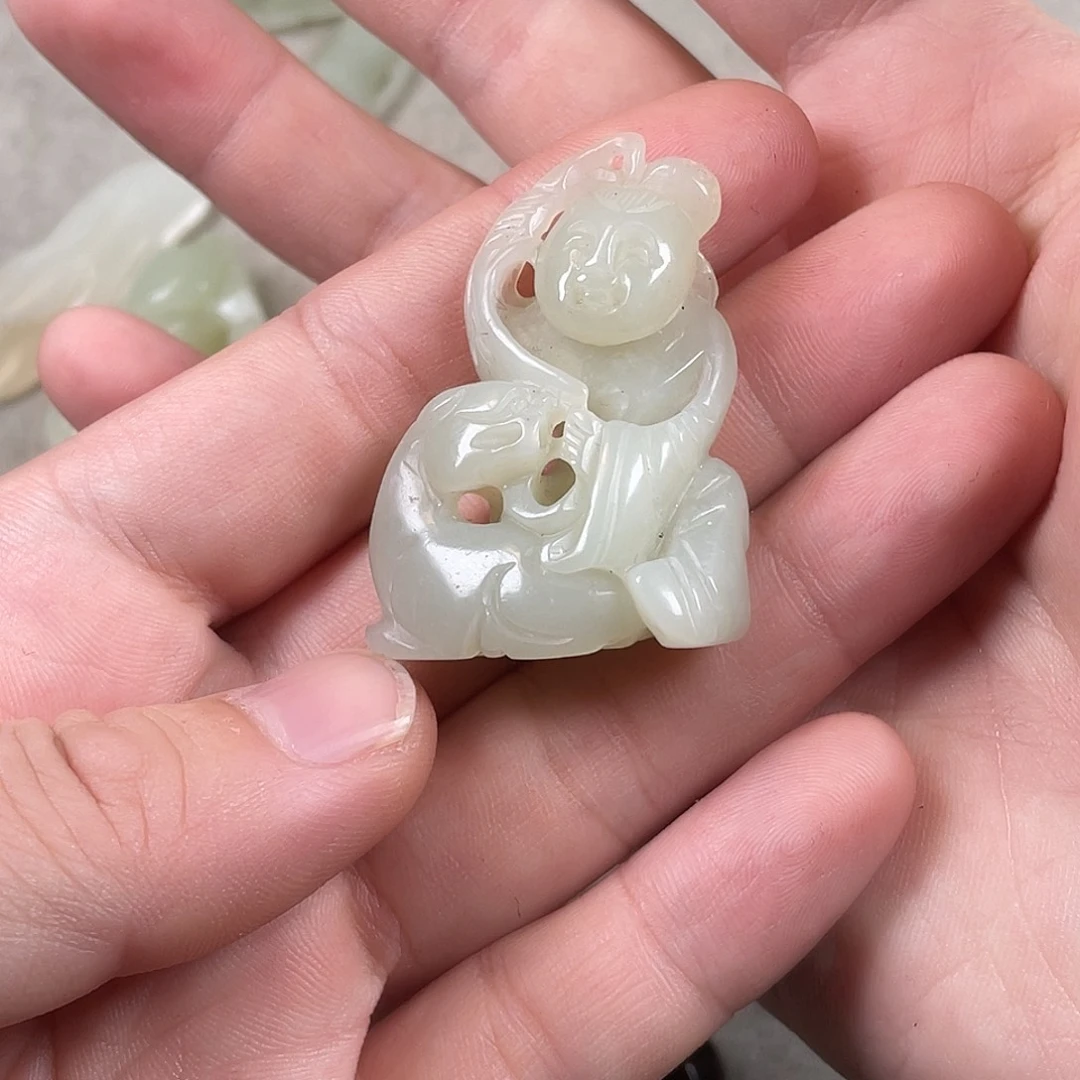 和田玉（糖玉）未镶嵌颈饰