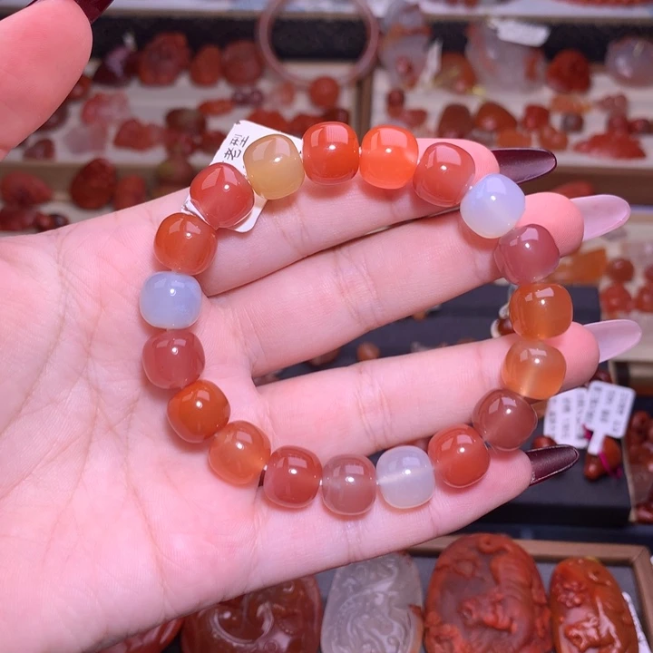 南红玛瑙合金颈饰老型多宝手串