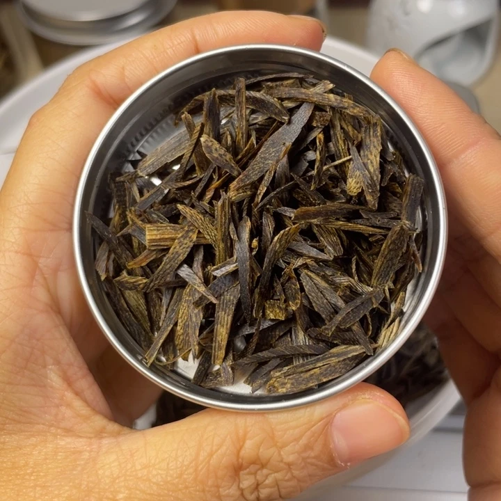 沉香碎屑沉香红骨凹身沉水切丝料