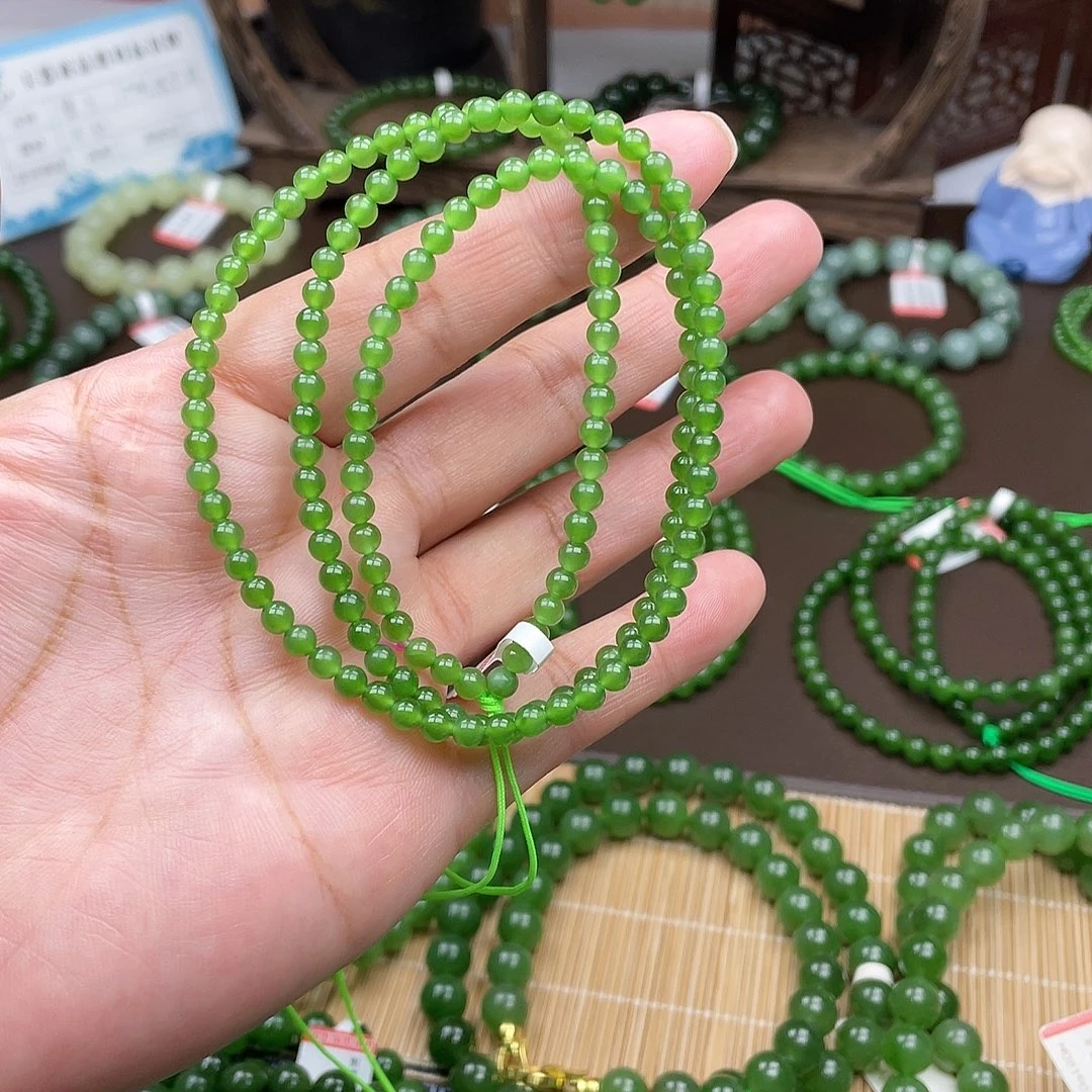 和田玉未镶嵌颈饰阳绿卡4