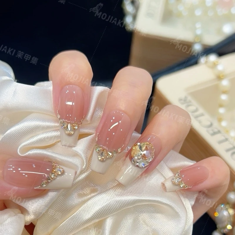 【观上月白】法式乳白镶钻高级感设计穿戴甲日常显白美甲