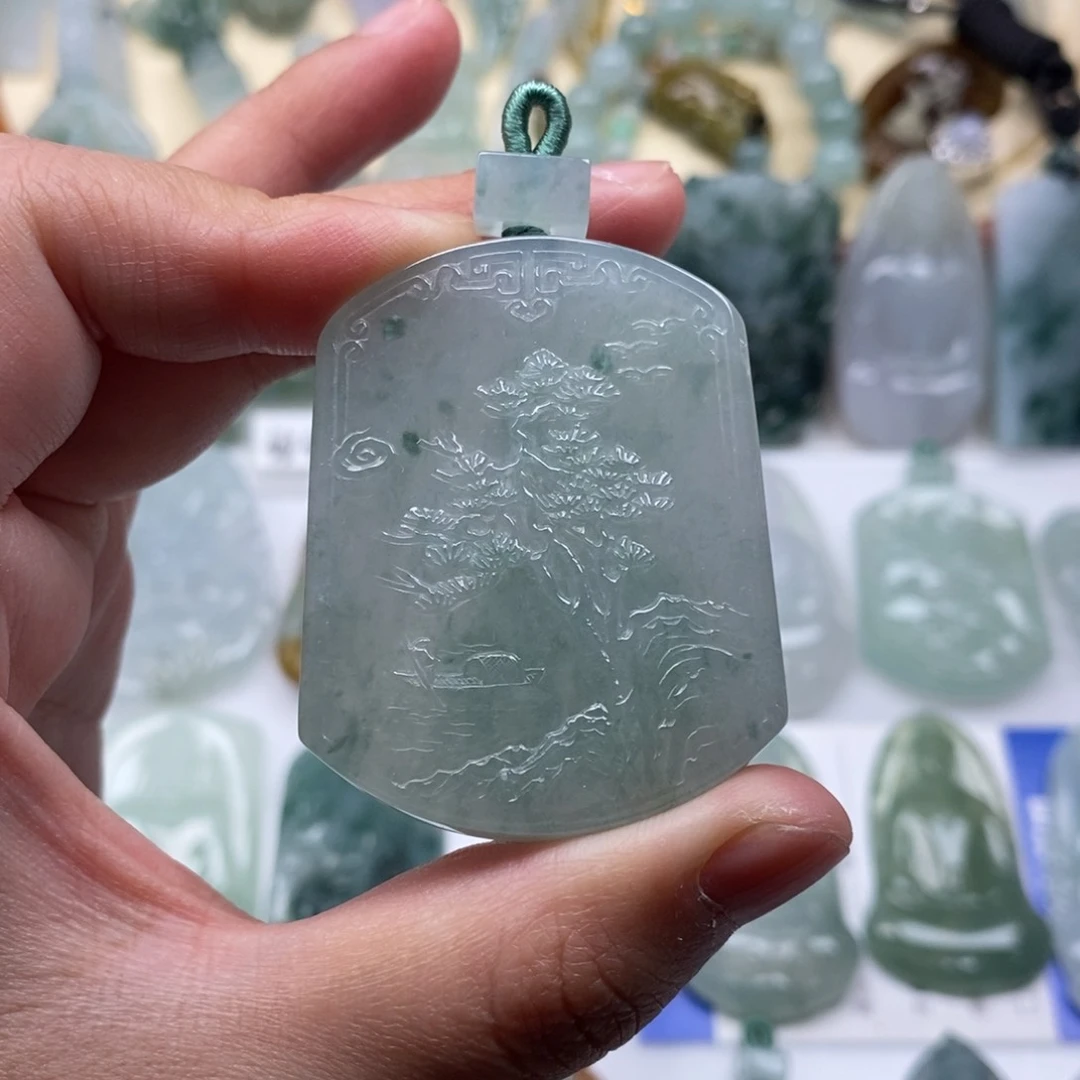 颈饰未镶嵌翡翠山水牌