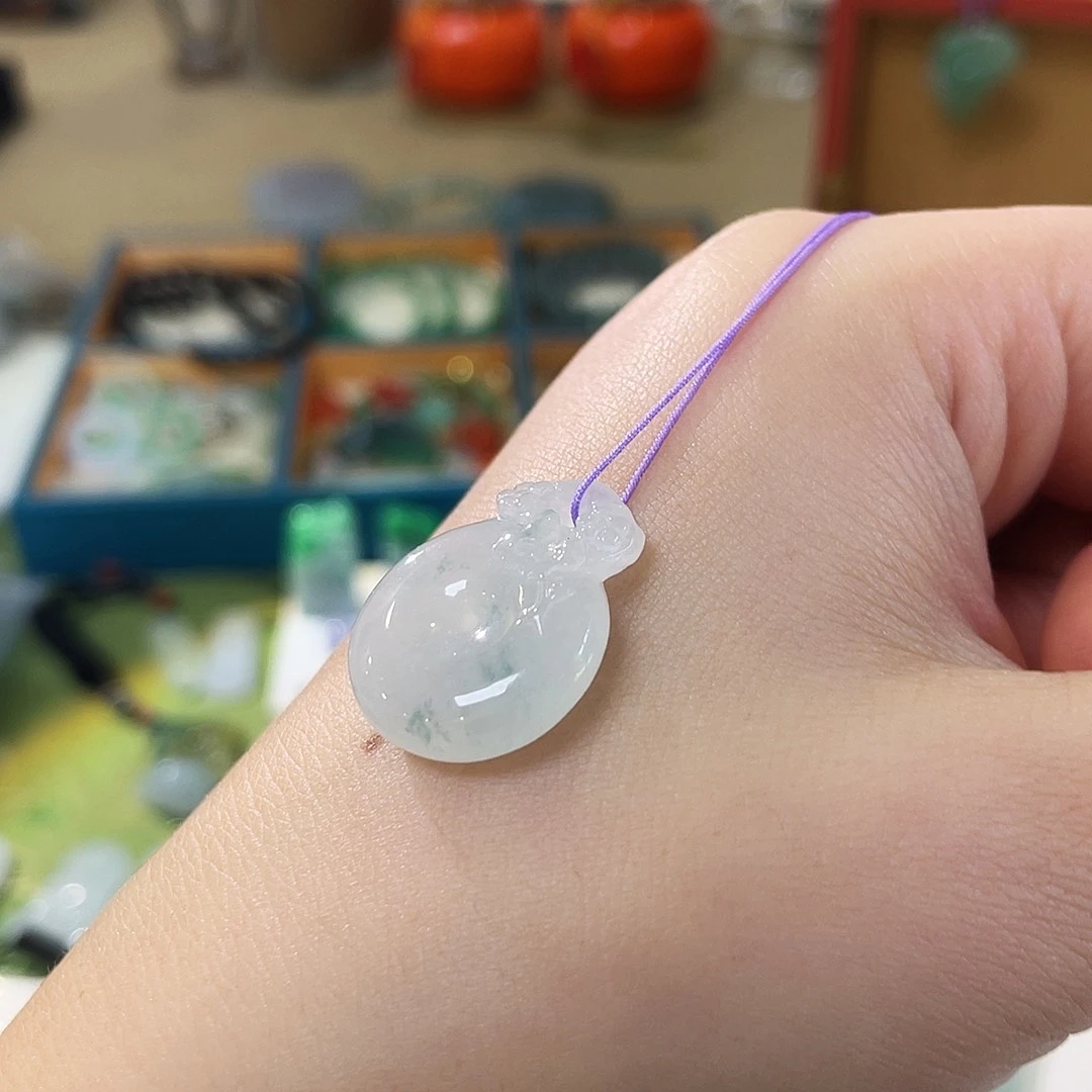 翡翠未镶嵌颈饰肥扣子