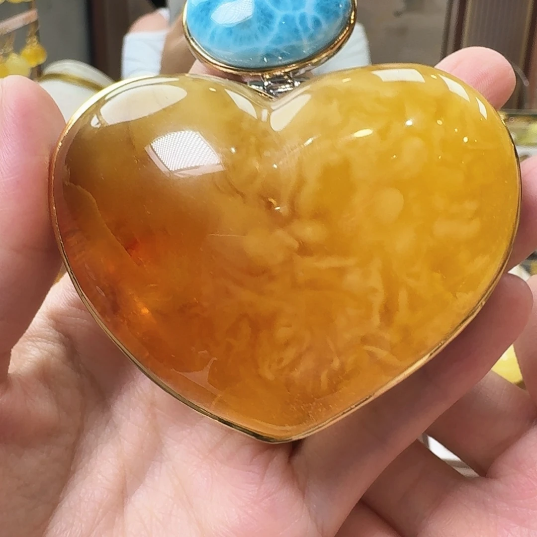 琥珀未镶嵌颈饰吊坠