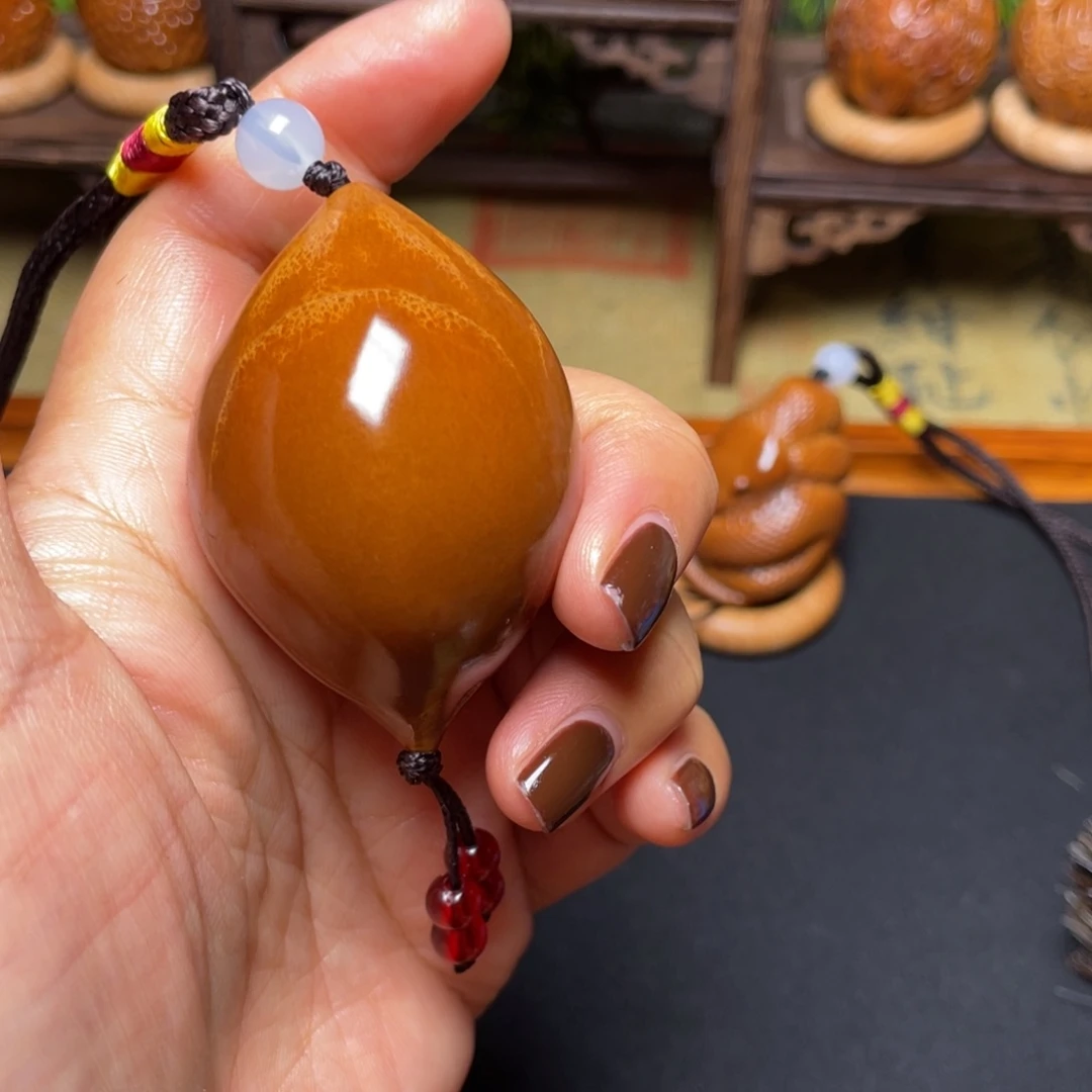 橄榄核吊坠蝴蝶37穿配