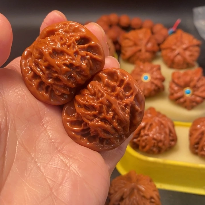 小***哥吊坠猴头核桃工艺核桃
