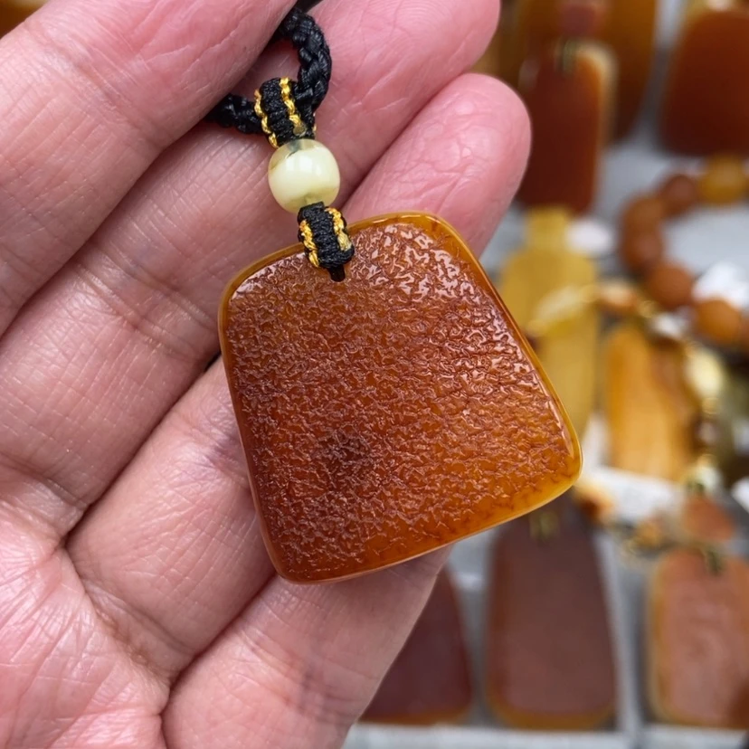 【闪购商品】未镶嵌颈饰琥珀