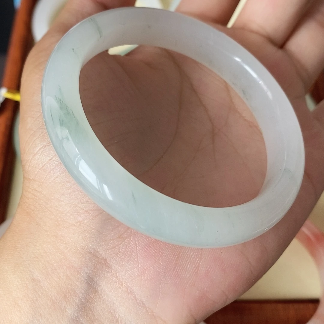 未镶嵌手镯石英质玉