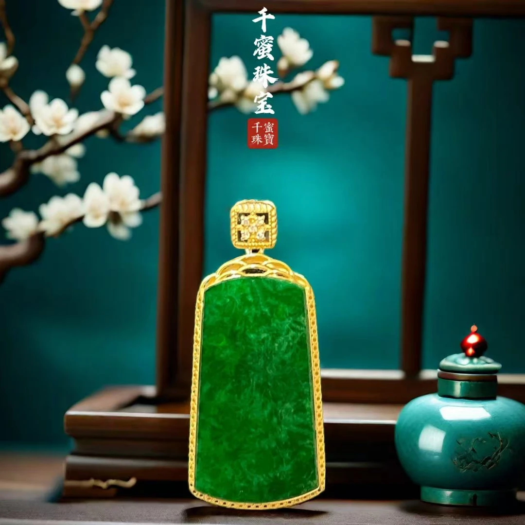 18K天然缅甸A货翡翠万事亨通无事牌8Q3410