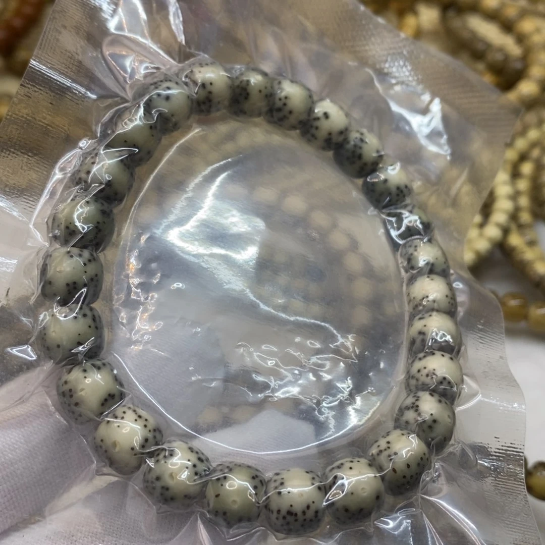 【闪购商品】手串星月菩提?****葱原生态石玉料卡9