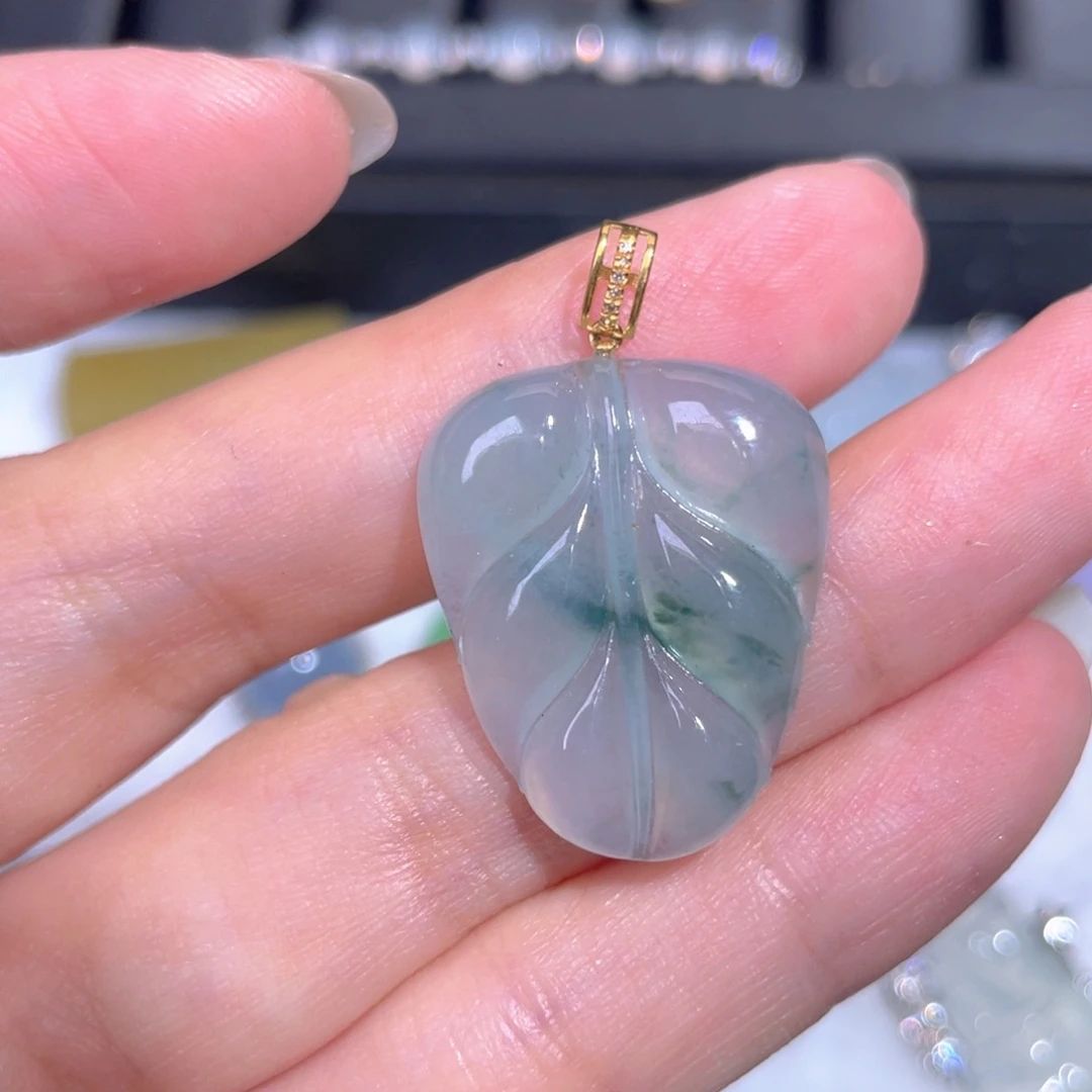 颈饰18K金镶嵌翡翠翡翠