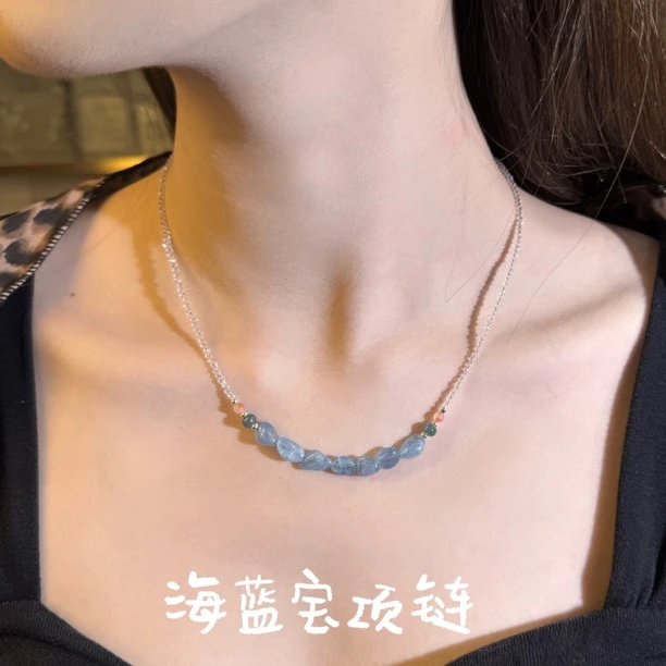 海蓝宝项链春夏季穿搭时尚推荐穿搭气质项链多样发其一