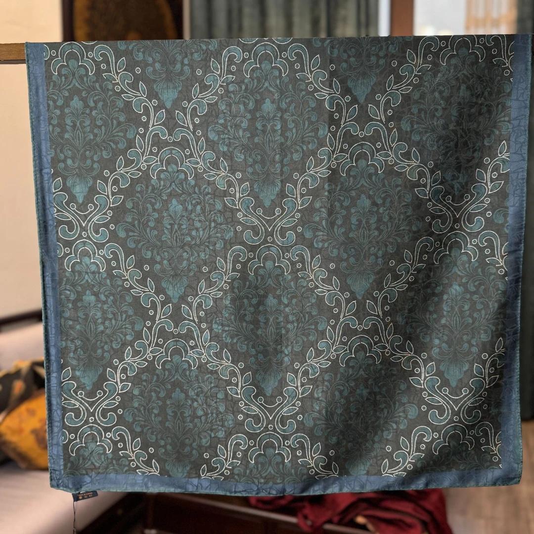 【A61-42 时尚前沿】70*70龟裂纹方巾气质女士双面大方花丝轻奢丝巾