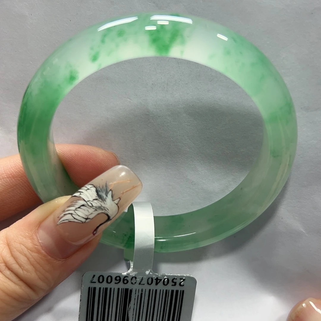 美***业石英质玉手镯未镶嵌