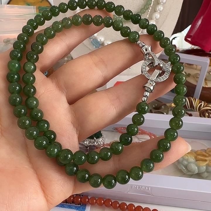 和田玉（碧玉）未镶嵌颈饰卡6左右圆珠天然结构