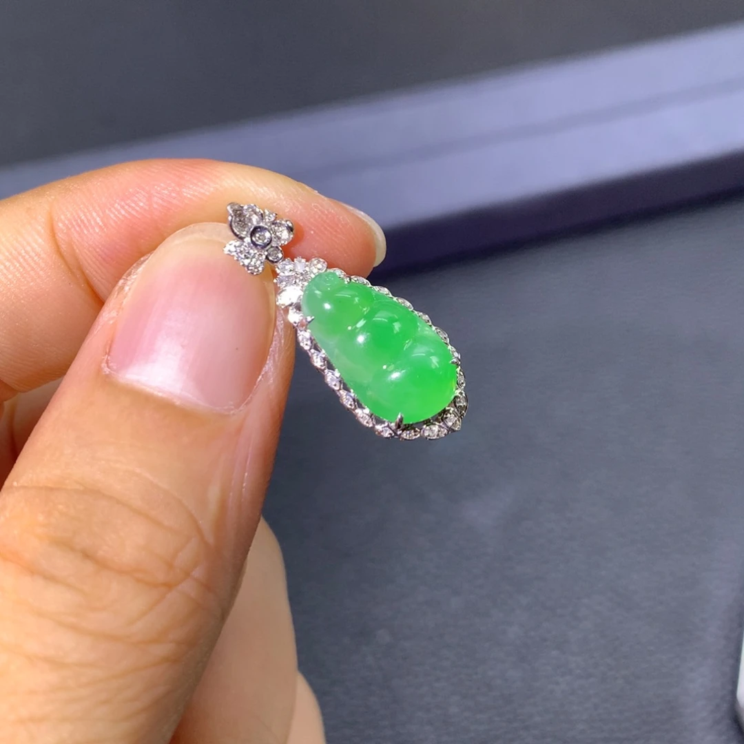 翡翠18K金镶嵌颈饰李*翡翠