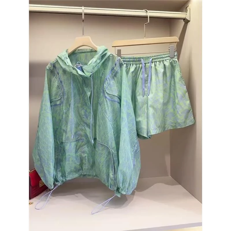 一整套ootd穿搭减龄绿色连帽外套防晒休闲套装裤女装2025新款春季