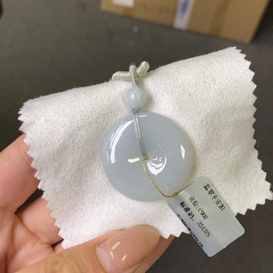 【闪购商品】翡翠未镶嵌颈饰平安扣