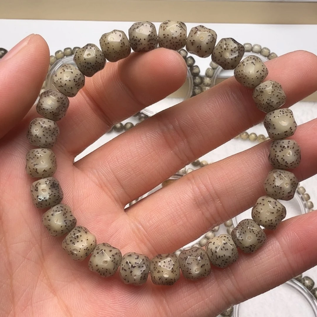 星月菩提手串纯手工糯冰玉化小细星无相单圈