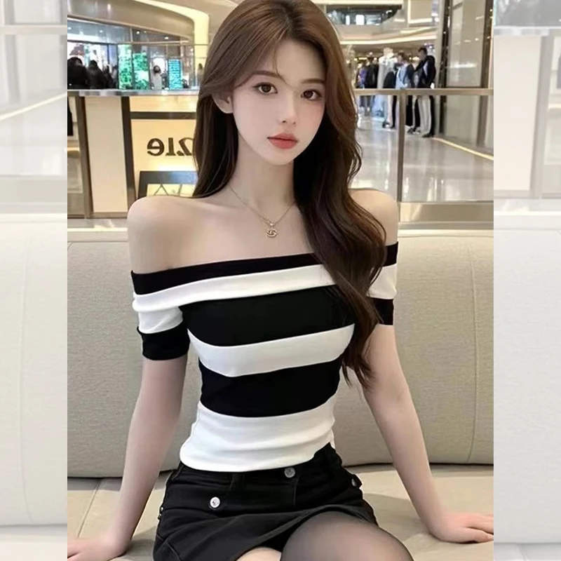 夏装辣妹穿搭一字领上衣女2025新款设计感高腰短款条纹短袖t恤衫