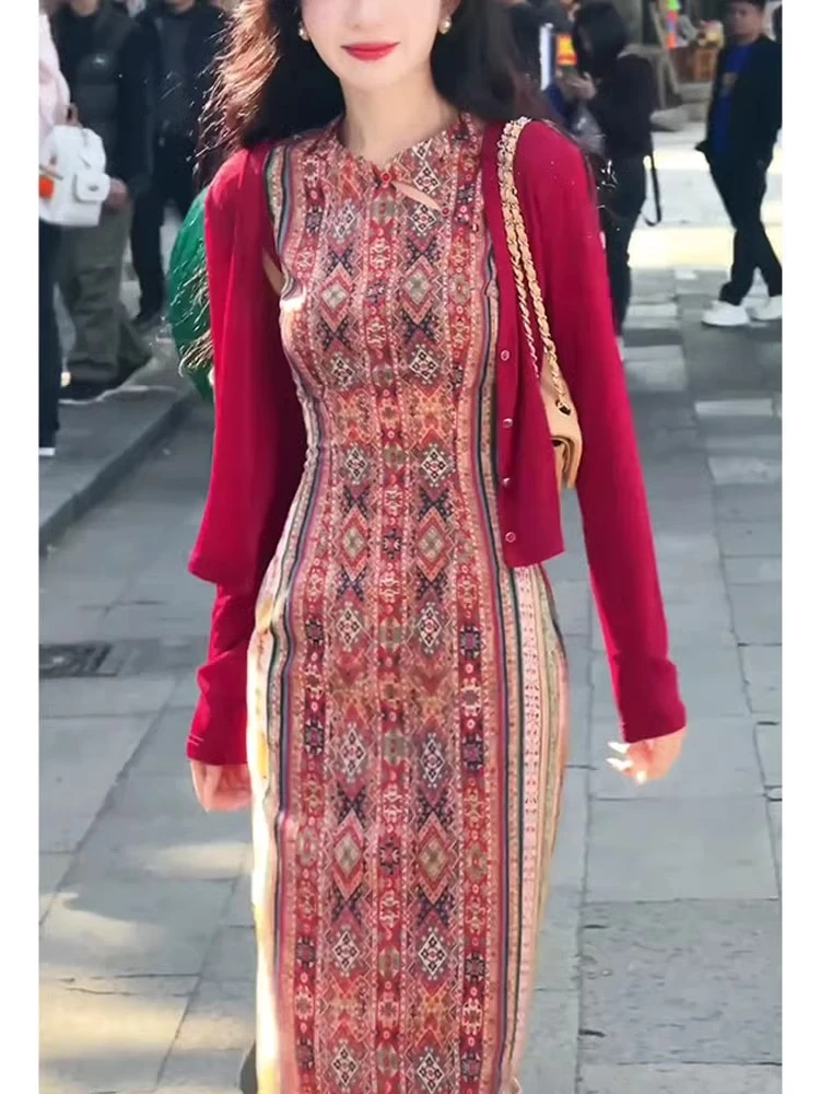 出游服饰一整套独特漂亮轻奢高级感女人味红色开衫连衣裙套装女装