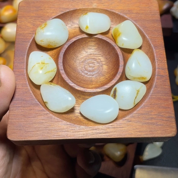 悟***牛和田玉未镶嵌手链