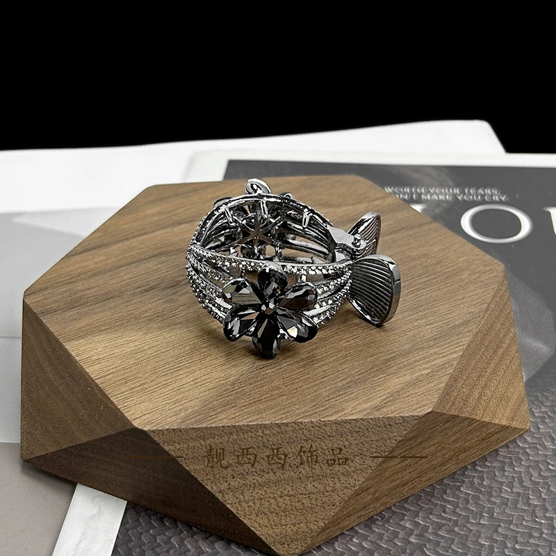 【LXX靓西西】441马尾夹4厘米简约六瓣花时尚轻奢感马尾支撑夹