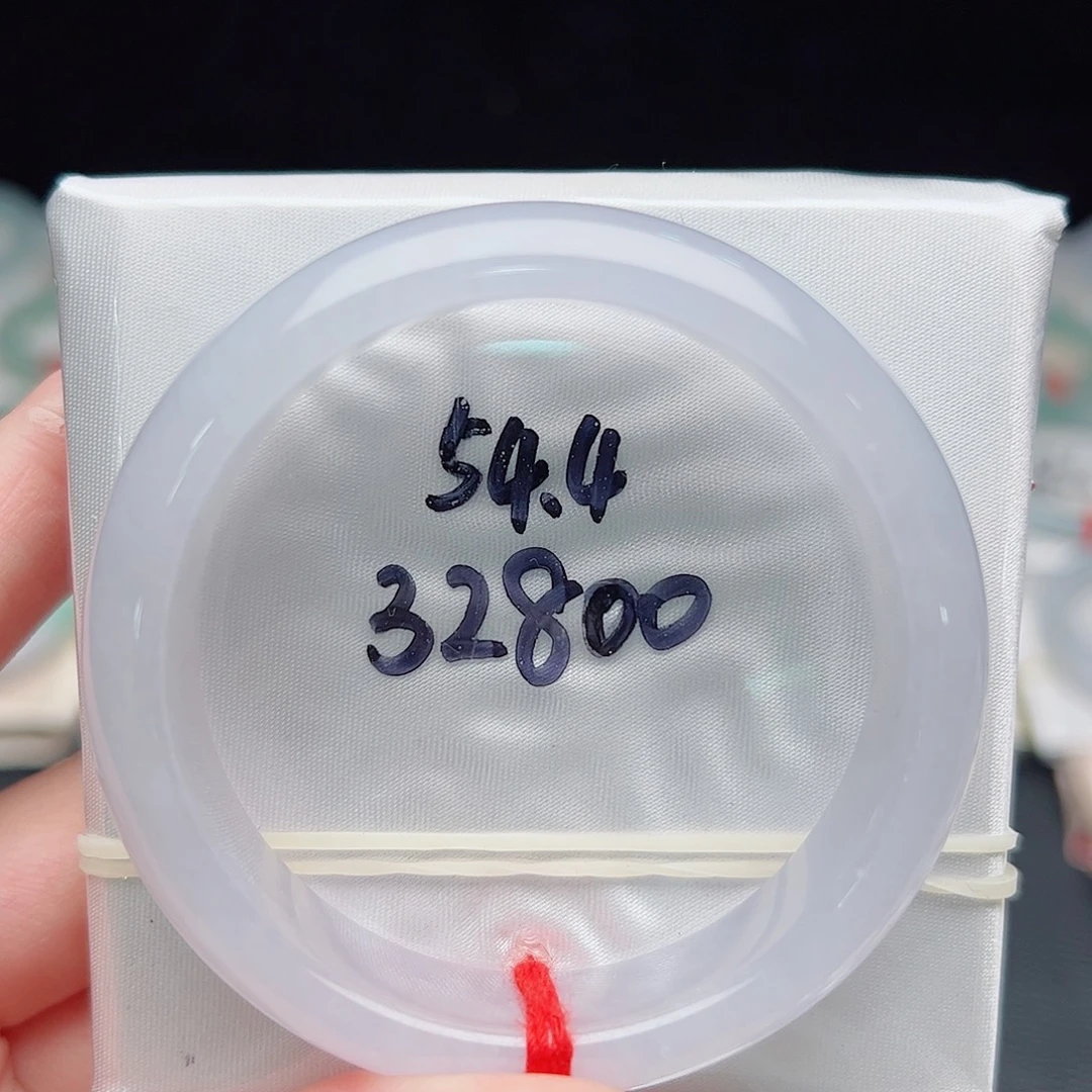 翡翠未镶嵌手镯A货