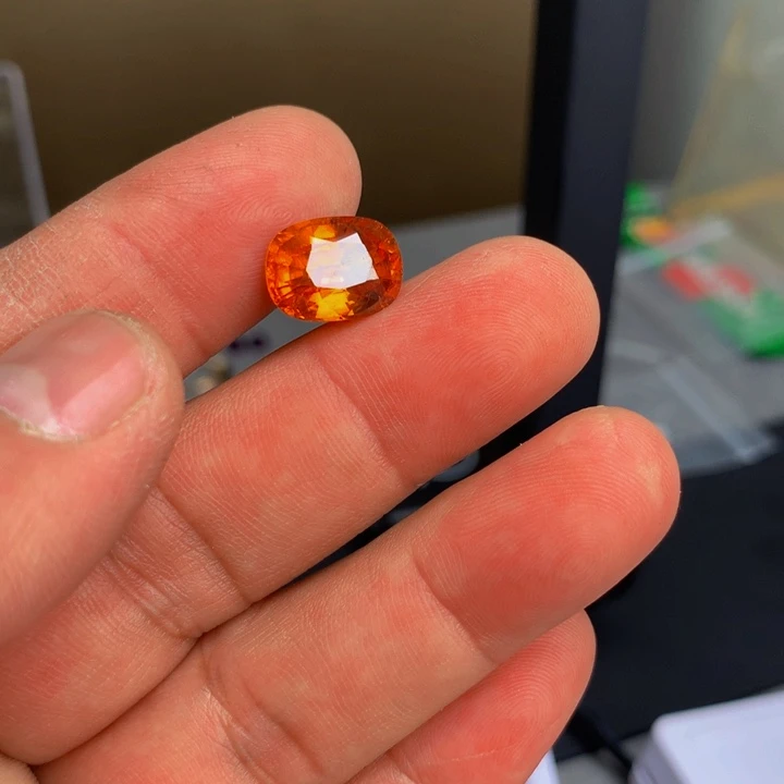 石榴石（芬达石）珠宝半成品未镶嵌L*Y芬达石8.6