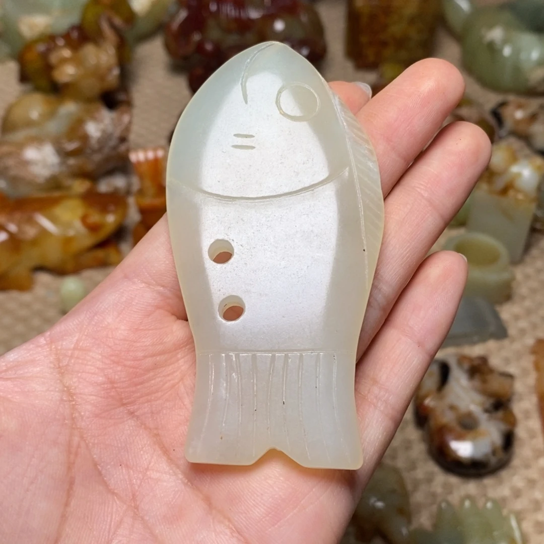 蛇纹石玉未镶嵌颈饰