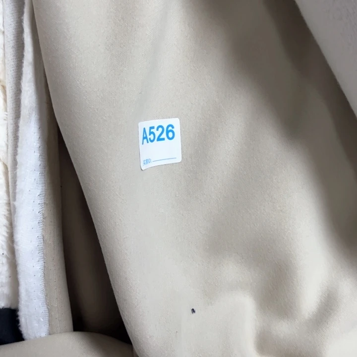 无纺布卫衣味苦加绒加厚¥15 , 3米526