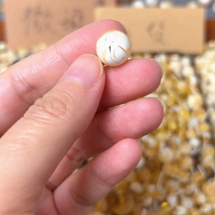 蜜蜡未镶嵌裸石12mm一个