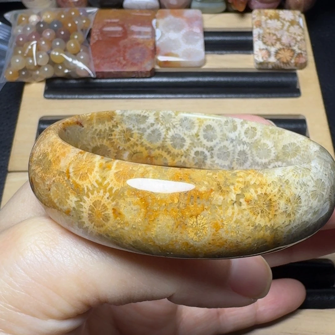 硅化玉60黄绿太阳花，可盘未镶嵌