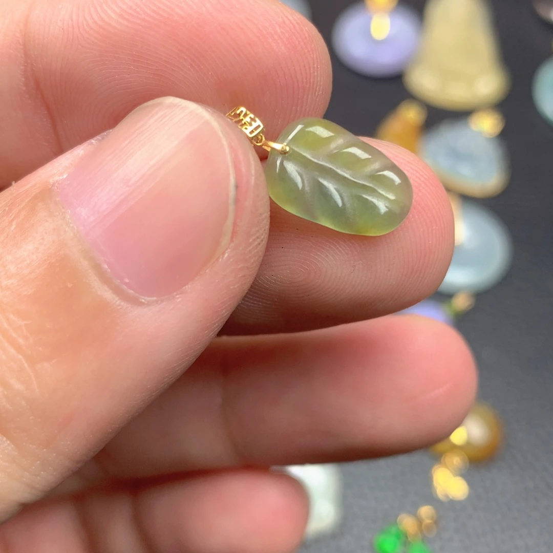 【闪购商品】颈饰18K金镶嵌翡翠翡翠